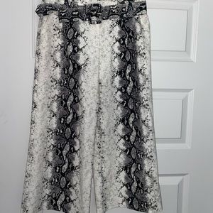 Never wear anymore, but super cute!!! Great pants for parties, dinners, etc!